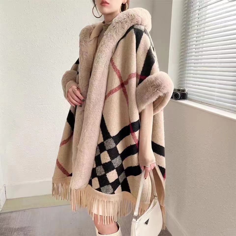 Women's New Loose Plaid And Fleece Collar Knitted Shawl Cape